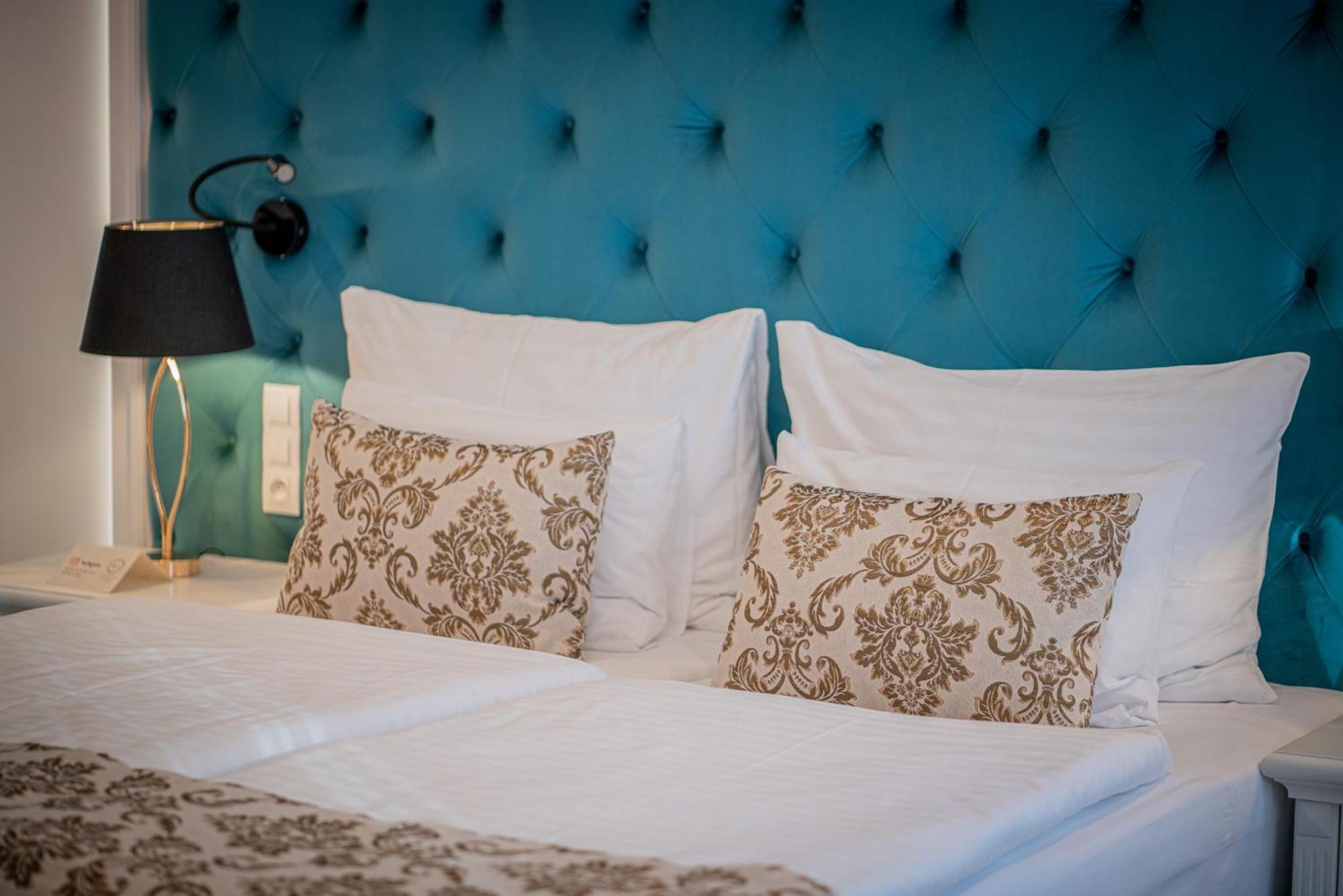 Golden Key Boutique Hotel 卡罗维发利 外观 照片