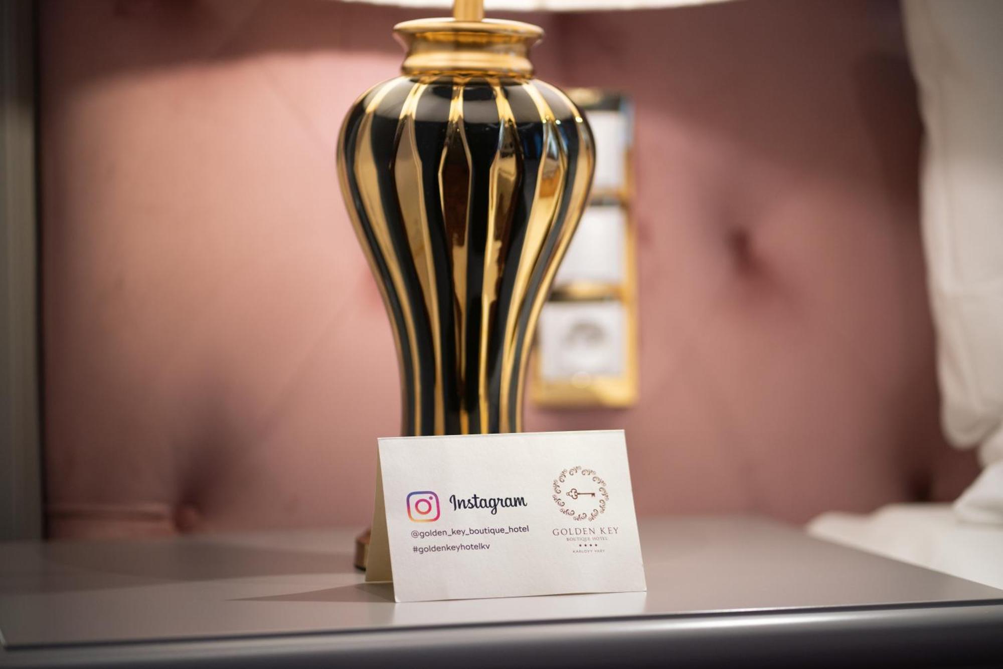 Golden Key Boutique Hotel 卡罗维发利 外观 照片