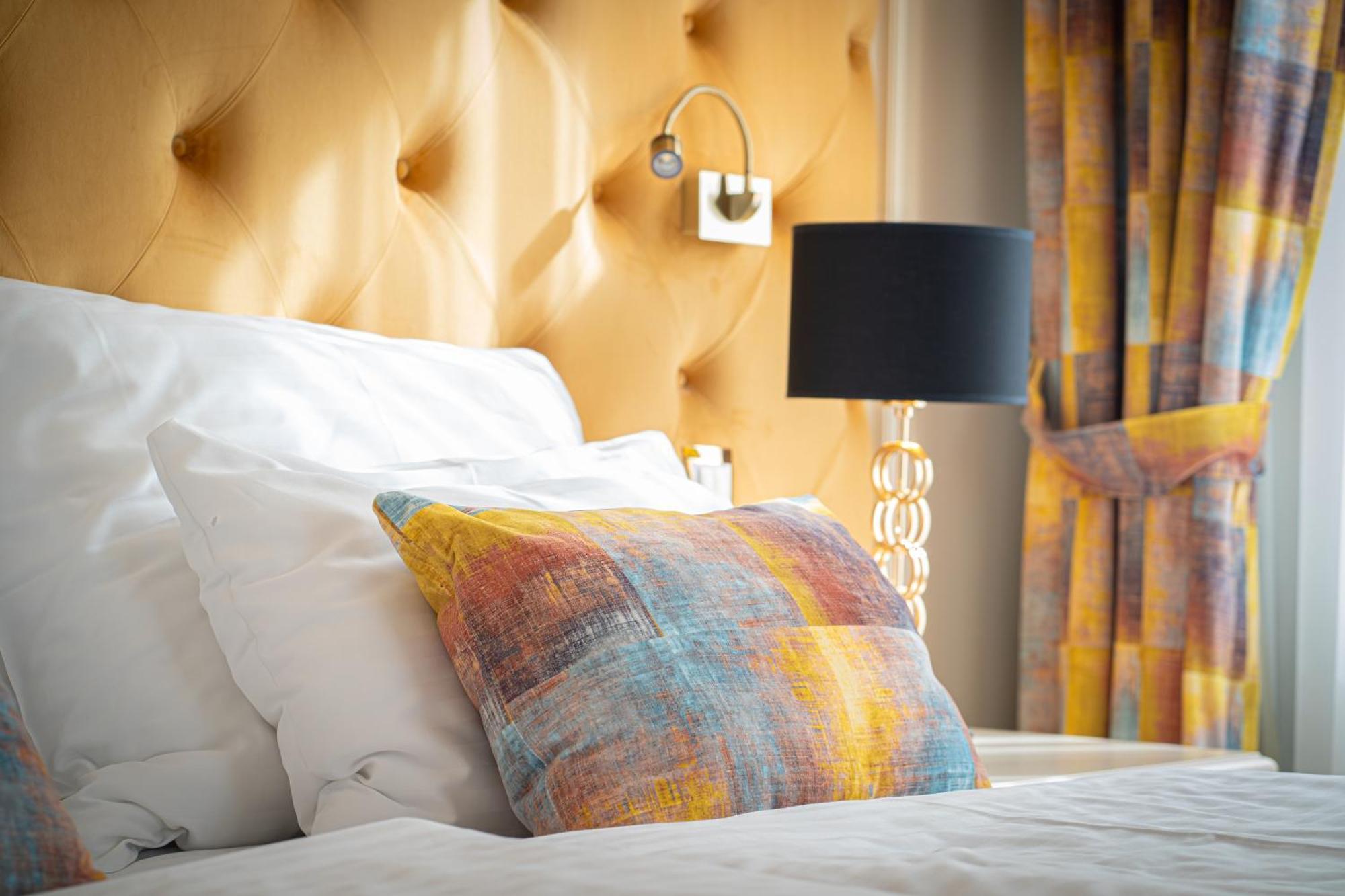 Golden Key Boutique Hotel 卡罗维发利 外观 照片