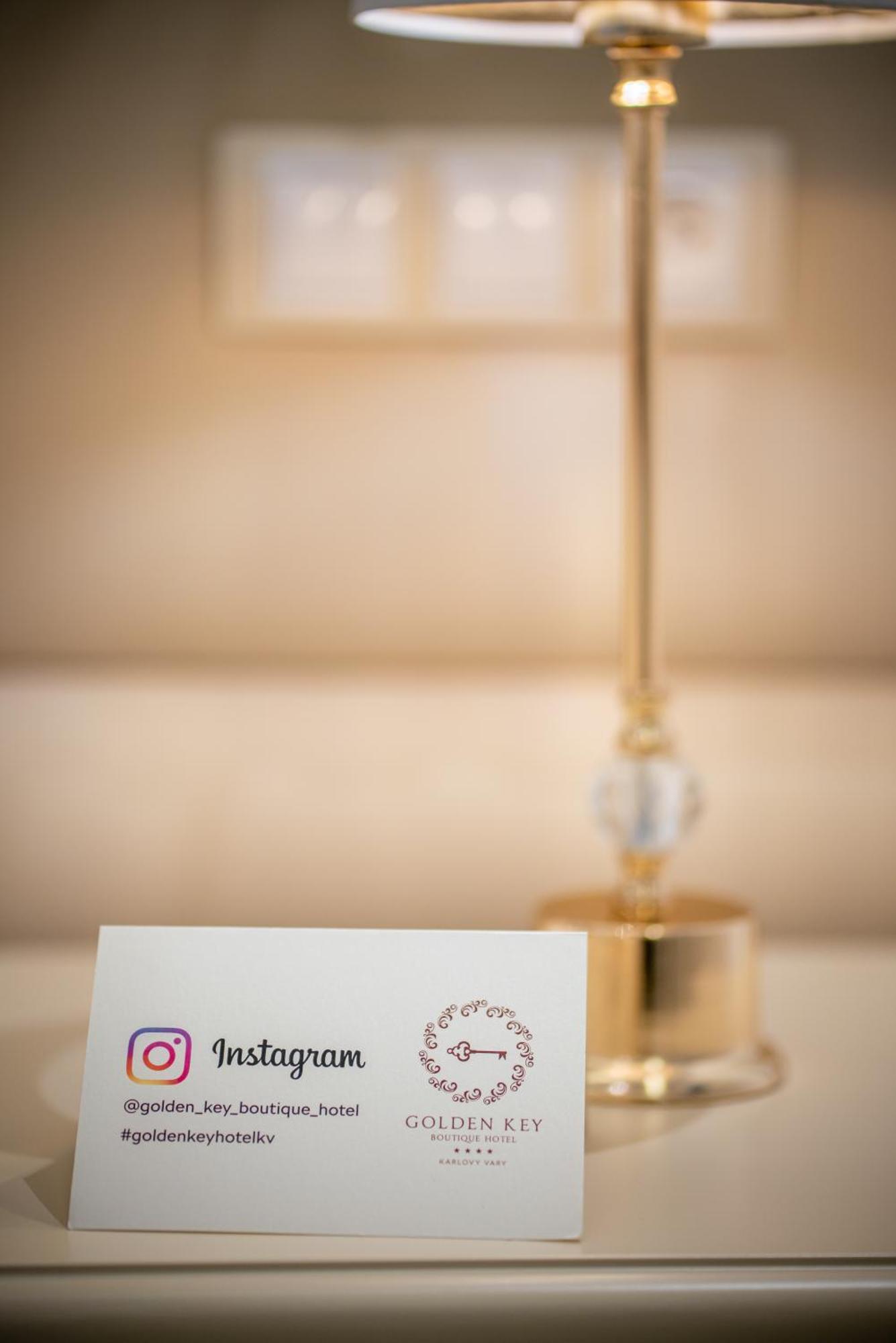Golden Key Boutique Hotel 卡罗维发利 外观 照片