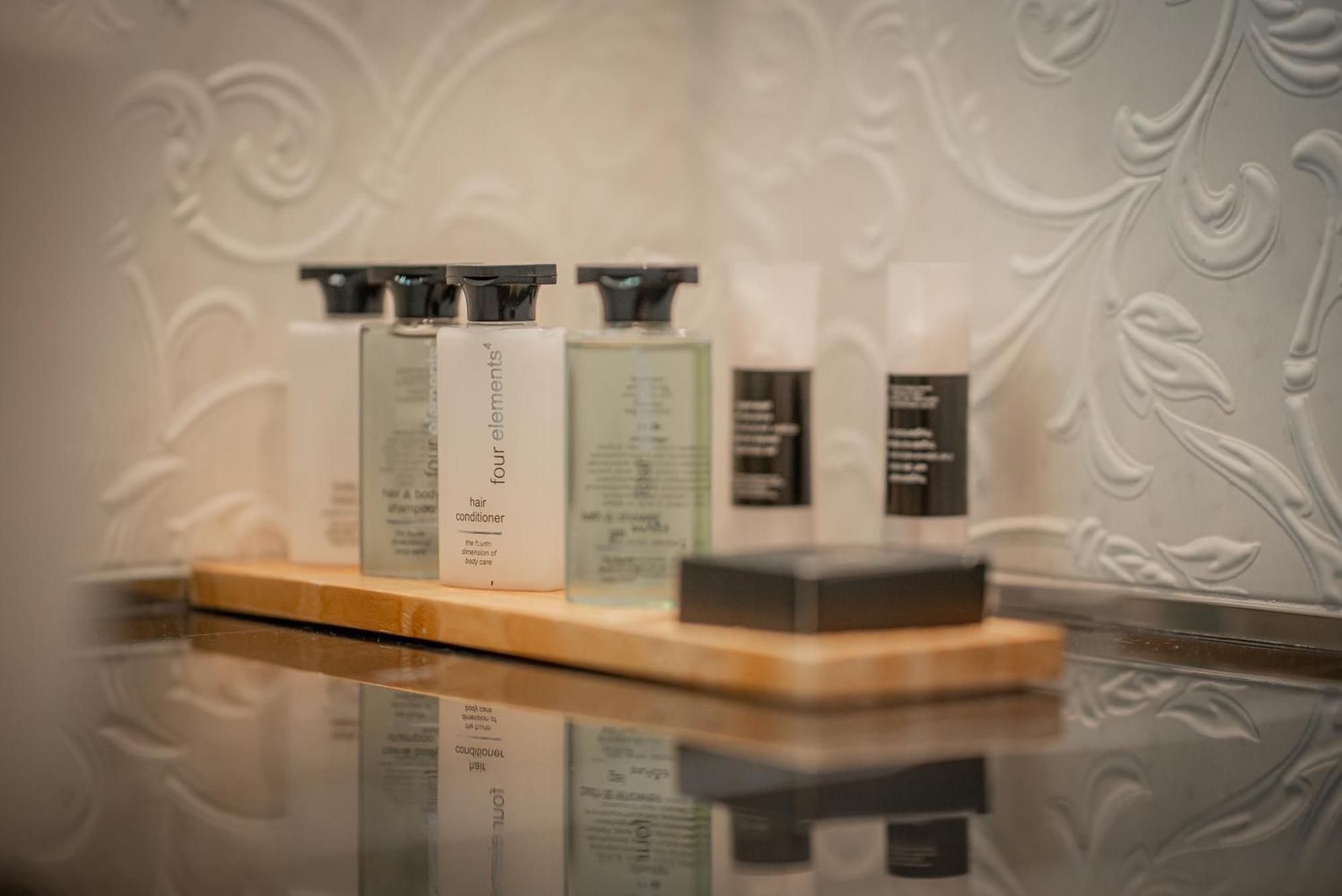 Golden Key Boutique Hotel 卡罗维发利 外观 照片
